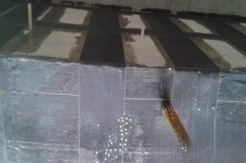 康平楼板使用碳纤维加固
